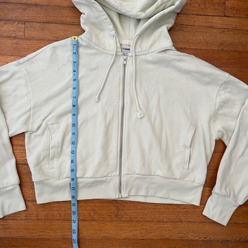 Levi's Light Zip Up Cropped Hoodie - Picture 4 of 9